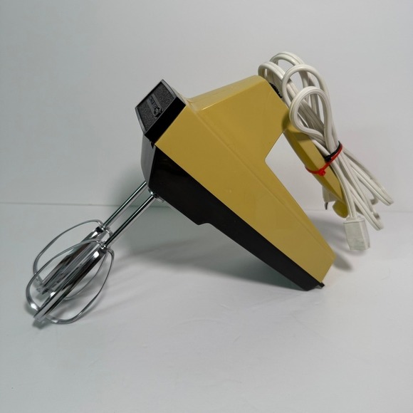 Hamilton Beach Hand Mixer Vintage Scovill 4 Speed Kitchen Appliance Model 110 - Picture 3 of 7